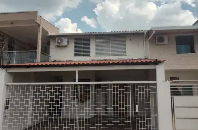 Casa duplex para alugar – condomínio fechado abraham pazuello