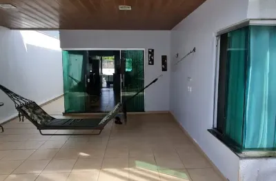 Casa estilo campo em condomínio  com 3 quartos - bairro tarumã