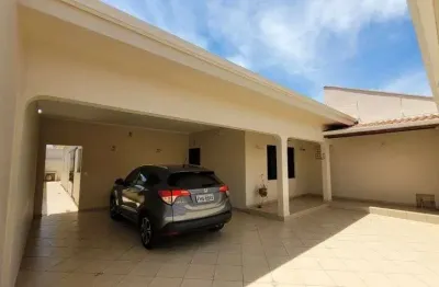 Casa com 3 quartos à venda na Vila Independência, Limeira 