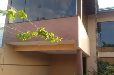 Sobrado à venda 3 quartos, 1 suite, 3 vagas, 210m², jardim panorama, salto -