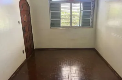 Casa para venda em patos de minas, centro, 3 dormitórios, 1 suíte, 1 banheiro, 1 vaga