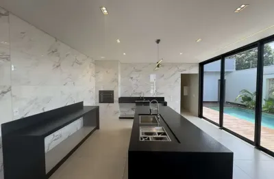 Casa para Venda em Patos de Minas, BOA VISTA, 3 dormitórios, 3 suítes, 1 banheiro, 4 vagas