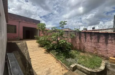 Casa para Venda em Patos de Minas, SANTA TEREZINHA, 3 dormitórios, 1 suíte, 1 banheiro, 3 vagas