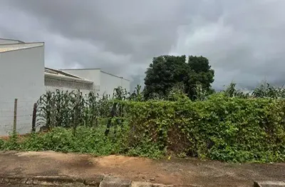 Terreno à venda no Valparaíso, Patos de Minas 