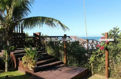 Casa beira mar com piscina privativa na praia de mariscal