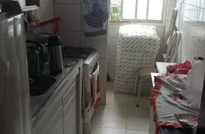 Vendo apartamento térreo moradia excelente, condomínio fechado.