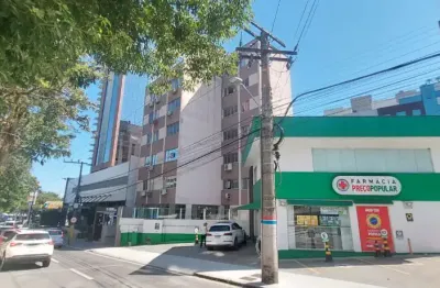Apartamento com 2 quartos  na frente do shopping beira mar.