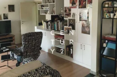 Apartamento nas perdizes com 3 quartos, 2 banheiros , piscina e 01 vaga de garagem. aceita pets.