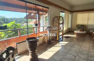 Casa padrão  em alphaville com 3 dormitórios em santana de parnaíba- sp