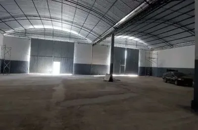 Alugo galpão com 1.200m² novo c/4 banehrios e 2 cozinhas - itaboraí/rj