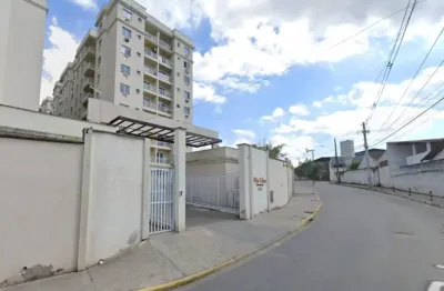 Vendo apto de 1 quarto com vaga em condomínio fechado - outeiro das pedras - itaboraí/rj