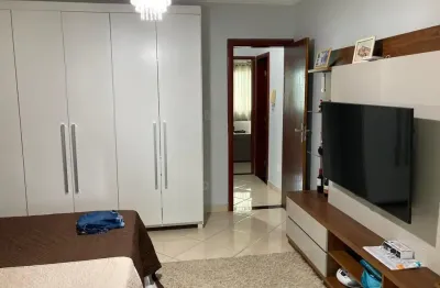 Excelente casa de 3 quartos, sendo 1 suíte e 2 vagas - centro - itaboraí/rj