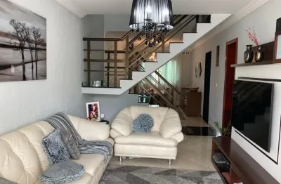 Excelente casa de 3 quartos, sendo 1 suíte e 2 vagas - centro - itaboraí/rj