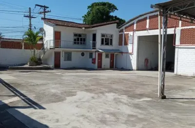 Alugo galpão de 1.280m² com estrutura de escritórios e banheiros - itaboraí/rj.