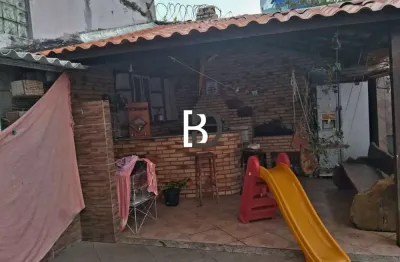 Casa com 4 quartos à venda na Rua Vereador Mathias Lacerda, Glória, Macaé, 280 m2 por R$ 1.100.000