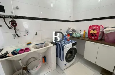 Casa com 4 quartos à venda na rua professora juciléa salerma de oliveira, mirante da lagoa, macaé, 225 m2 por r$ 1.200.000