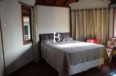 Casa com 3 quartos à venda na Avenida Doutor Humberto de Queiroz Matoso, Novo Horizonte, Macaé, 300 m2 por R$ 1.300.000