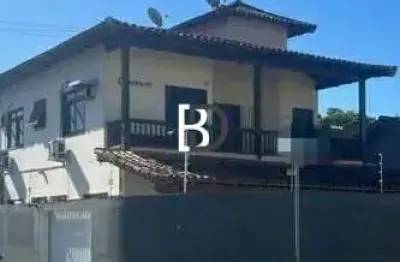 Casa com 5 quartos à venda na rua prefeito lobo júnior, 560, visconde de araújo, macaé, 220 m2 por r$ 650.000