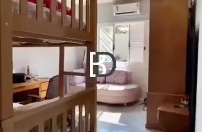 Casa com 3 quartos à venda na Rua Professora Juciléa Salerma de Oliveira, Mirante da Lagoa, Macaé, 220 m2 por R$ 1.200.000