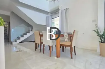 Casa com 3 quartos à venda na Praça João Borges do Rego, Glória, Macaé, 206 m2 por R$ 1.800.000