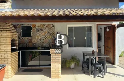 Casa com 3 quartos à venda na Rua 3, Serramar, Rio das Ostras, 205 m2 por R$ 550.000