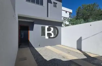 Casa com 2 quartos à venda na rua avenida nelson carvalhaes, 10, vale das palmeiras, macaé, 10 m2 por r$ 390.000
