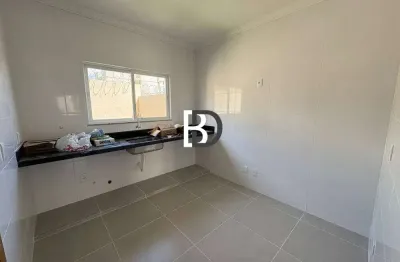 Casa com 2 quartos à venda na rua beta, granja dos cavaleiros, macaé, 10 m2 por r$ 465.000
