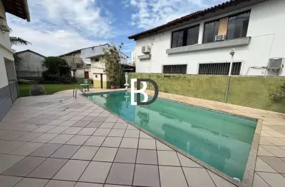 Casa com 3 quartos à venda na rua rua abílio moreira de miranda, 10, imbetiba, macaé, 283 m2 por r$ 2.100.000