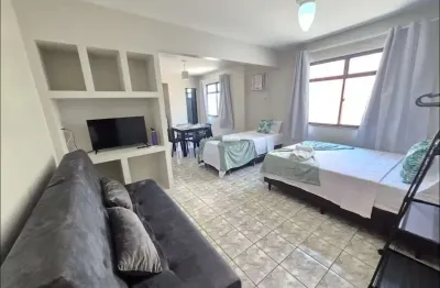 Locação por temporada - Loft em Macaé perto da praia e centro com ar e ventilador - Capacidade 6 pessoas