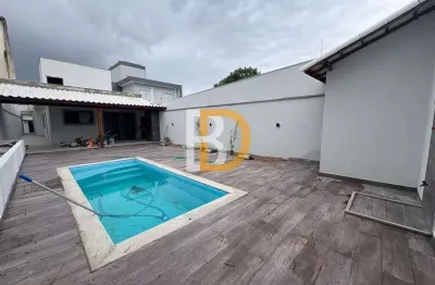 Jardim Guanabara - Excelente casa com 3 suítes e piscina privativa à venda!