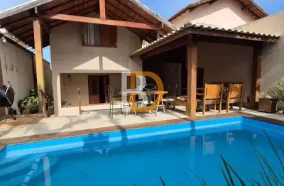 Bairro da Glória - Casa de alto padrão com piscina privativa!