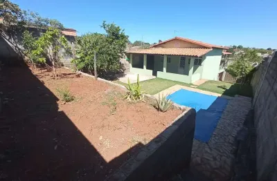 Casa com 2 quartos e piscina – conforto e lazer no seu lar