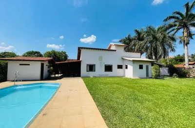 Excelente casa à venda alto padrão com piscina no bairro estação em matozinhos/mg