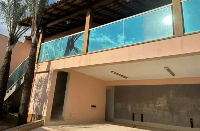 Residência com 3 quartos, suíte master com closet e hidro – centro da cidade