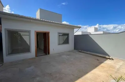 Casa na planta de 2 quartos no bom jesus com entrada parcelada!