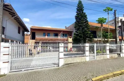Casa com 6 quartos à venda no Centro, Penha 