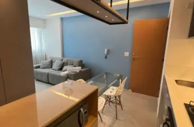 Oportunidade na torre | andar alto com 02 quartos | reformado com móveis | vaga coberta