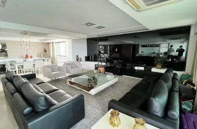 Edf. Luiz Numeriano Apartamento 4 quartos 4 suítes 267m² e 4 vagas - Casa Forte - Alto Luxo