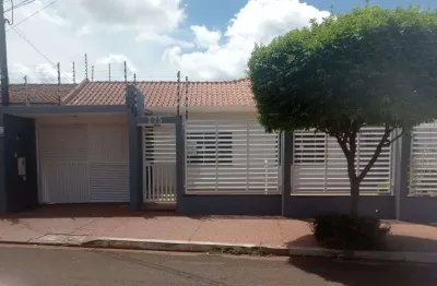 Casa com 4 quartos à venda no Jardim Morumbi, Arapongas 