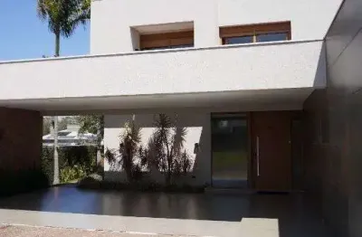 Imovel de alto padrao  no condominio italian ville, com seguranca fisica durante  24 horas por dia.