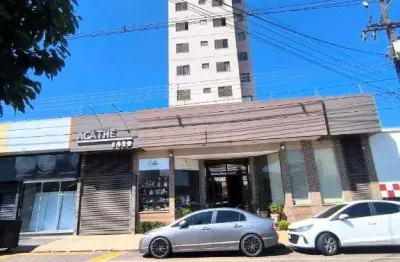 Apartamento espacoso com 3 dormitorios no centro de arapongas