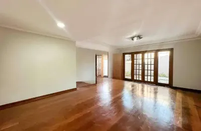 Imperdível casa à venda na vila paiva - 3 quartos, 3 suítes, 2 salas, 5 banheiros, 5 vagas de garagem e 200m² de área - são paulo-sp!