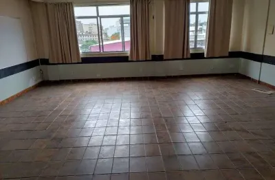 Alugo andar corrido 300m² - 25 de agosto - duque de caxias