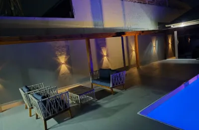 Linda casa com acabamento refinado à 200 mts da praia em caraguatatuba!