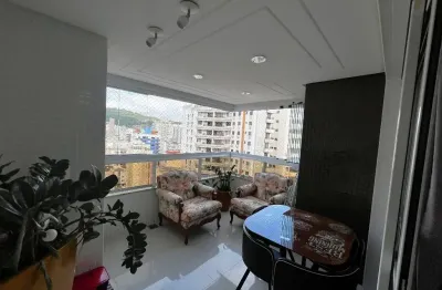 Amplo apto com 3 suítes a dois passos do top market e da beira mar norte.