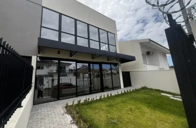 Prédio comercial 2 pavimentos. elevador. acessibilidade. excelente ponto para clínicas e escritórios.