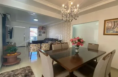 Casa espaçosa no são cristóvão com 3 quartos, piscina e 4 vagas de garagem