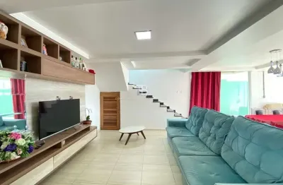 Casa de 3 dormitórios com suíte master: hidromassagem e closet