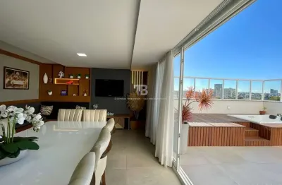 Apartamento semimobiliado com terraço privativo e hidromassagem