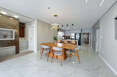 Casa semimobiliada no paraíso com piscina, 2 suítes e closet